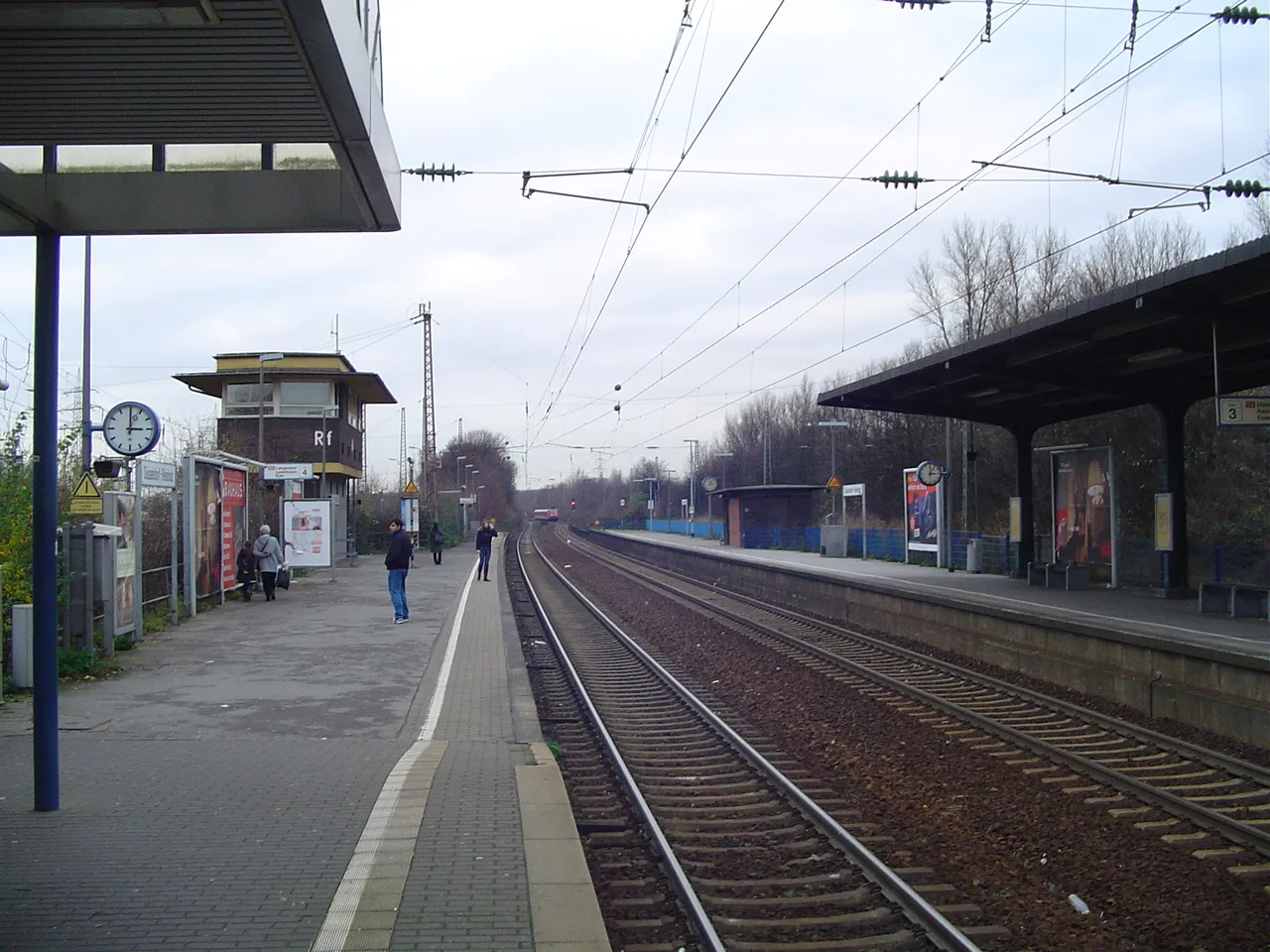 Bahnsteige des S-Bahnhofs Düsseldorf-Reisholz