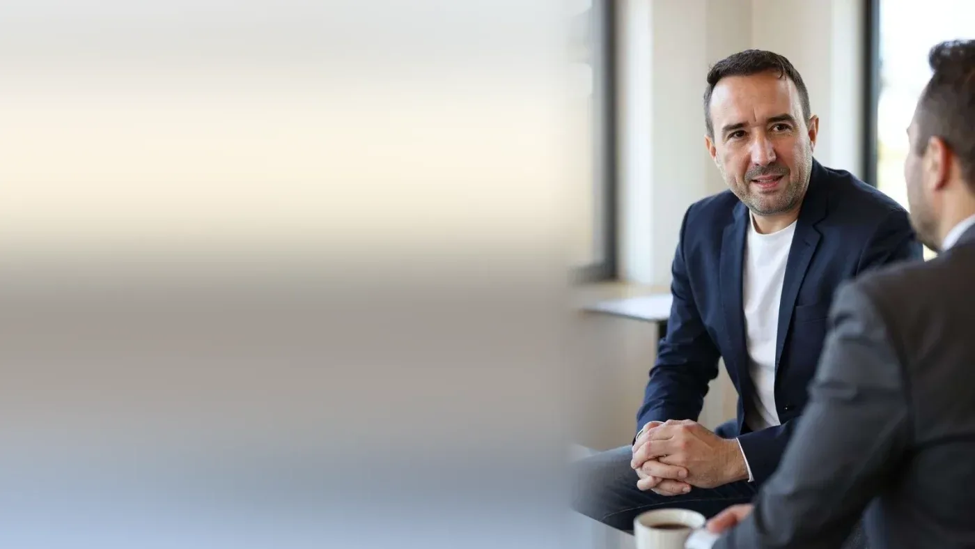 Christian Gottschling im Beratungsgespräch mit einem Eigentümer