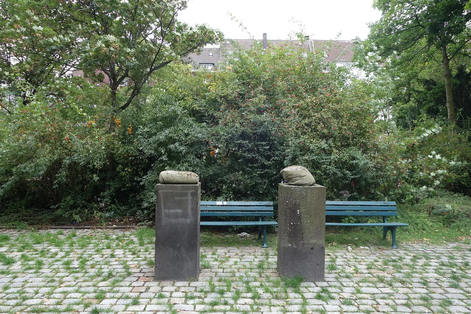Cranachplatz mit umgebenden Wohnhäusern – Düsseldorf-Flingern-Nord
