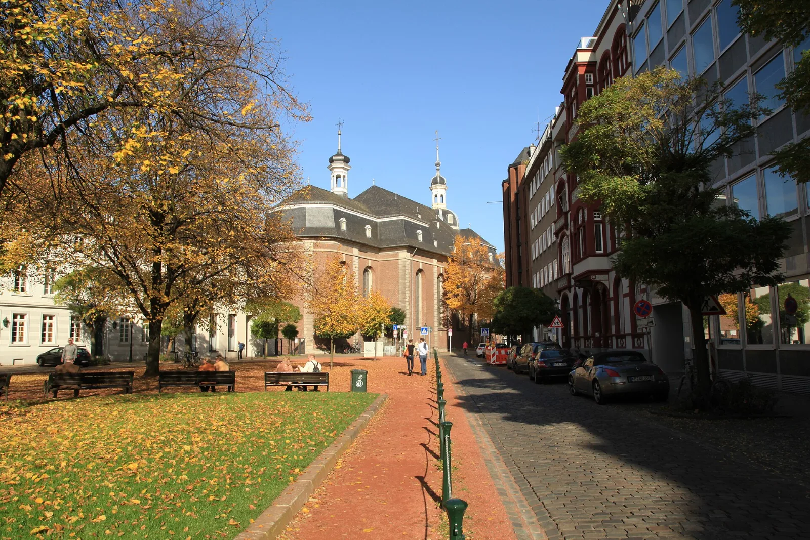 – Düsseldorf-Carlstadt