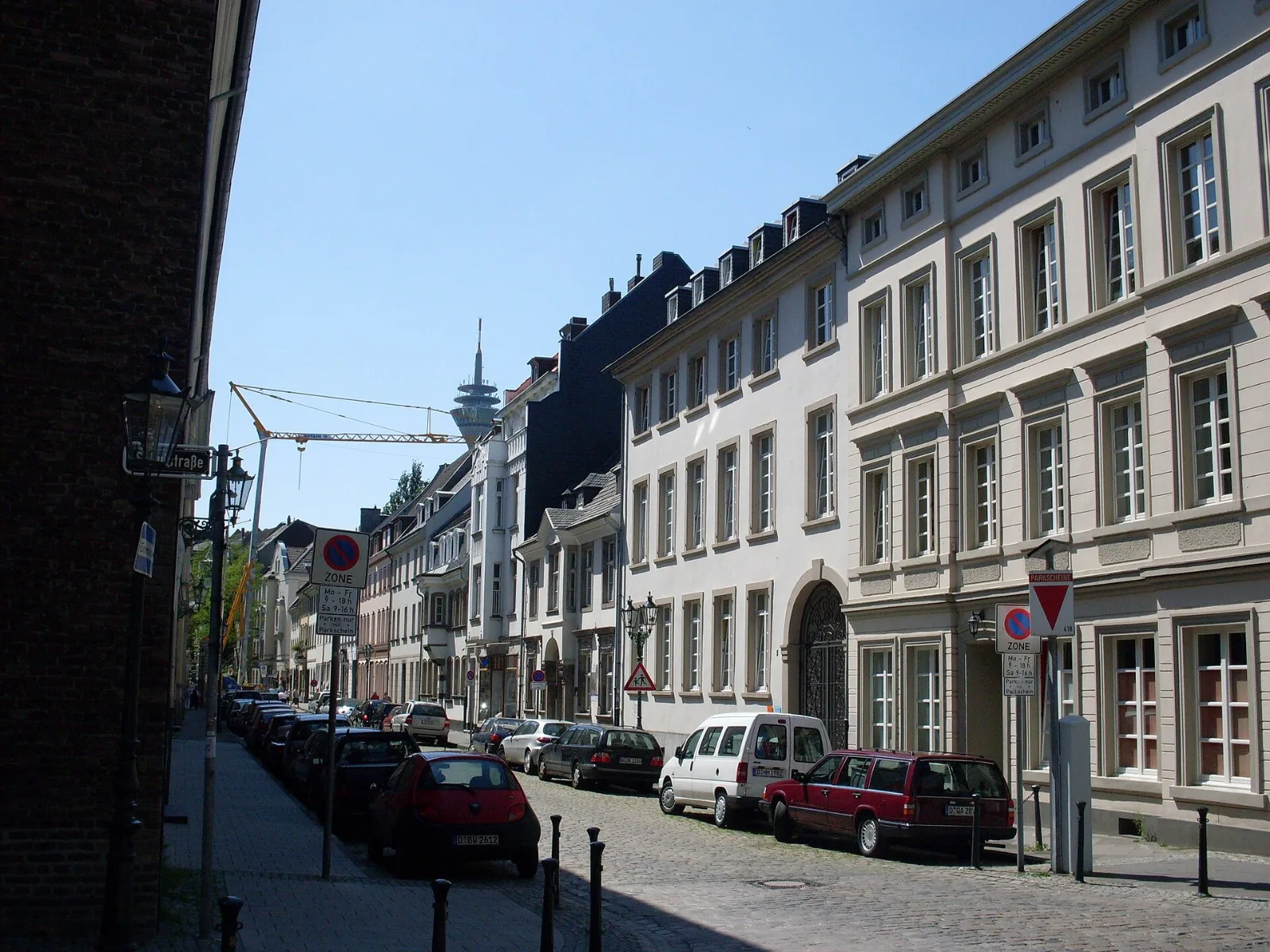 – Düsseldorf-Carlstadt