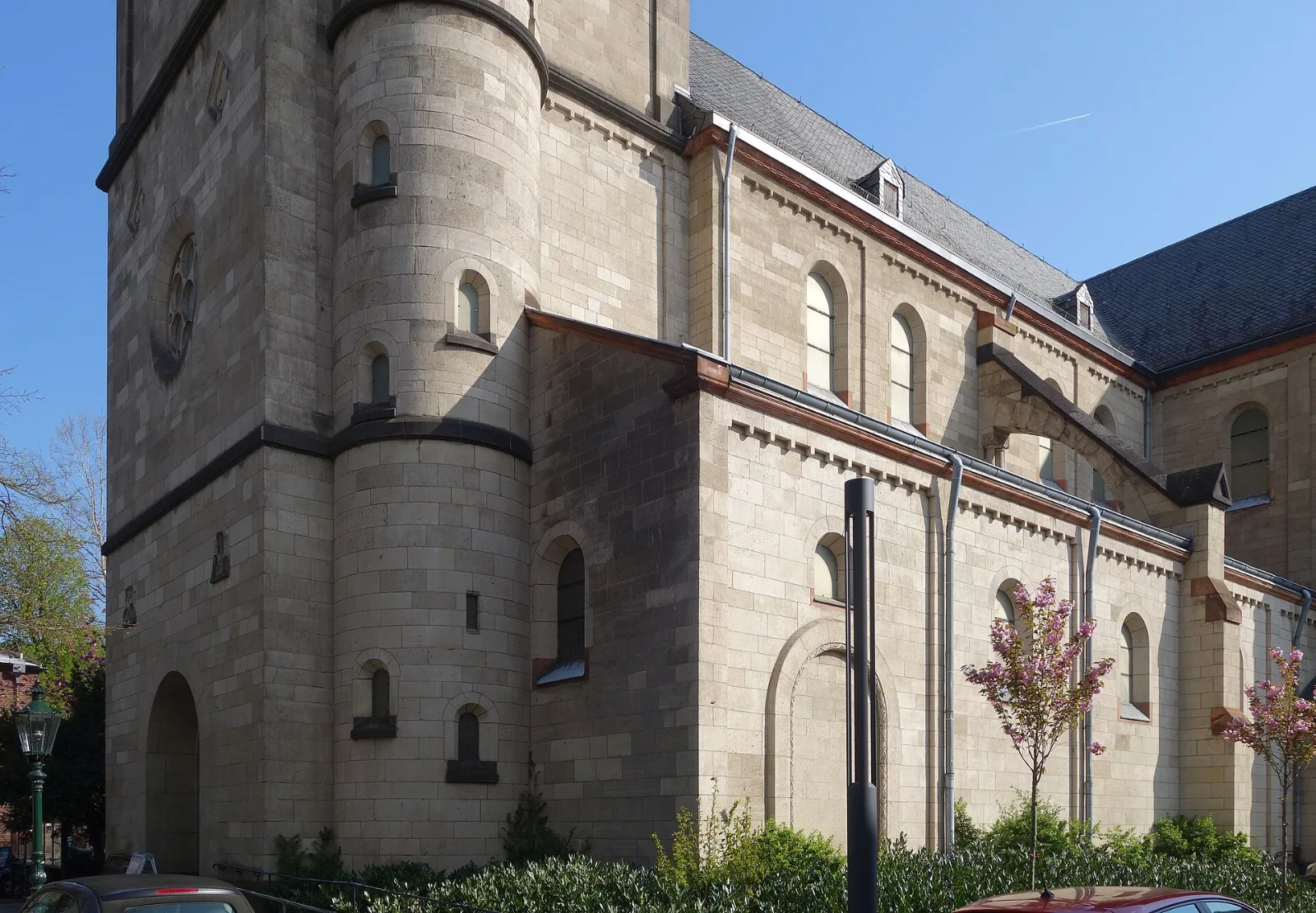 Katholische Kirche St. Maria Rosenkranz – Düsseldorf-Wersten
