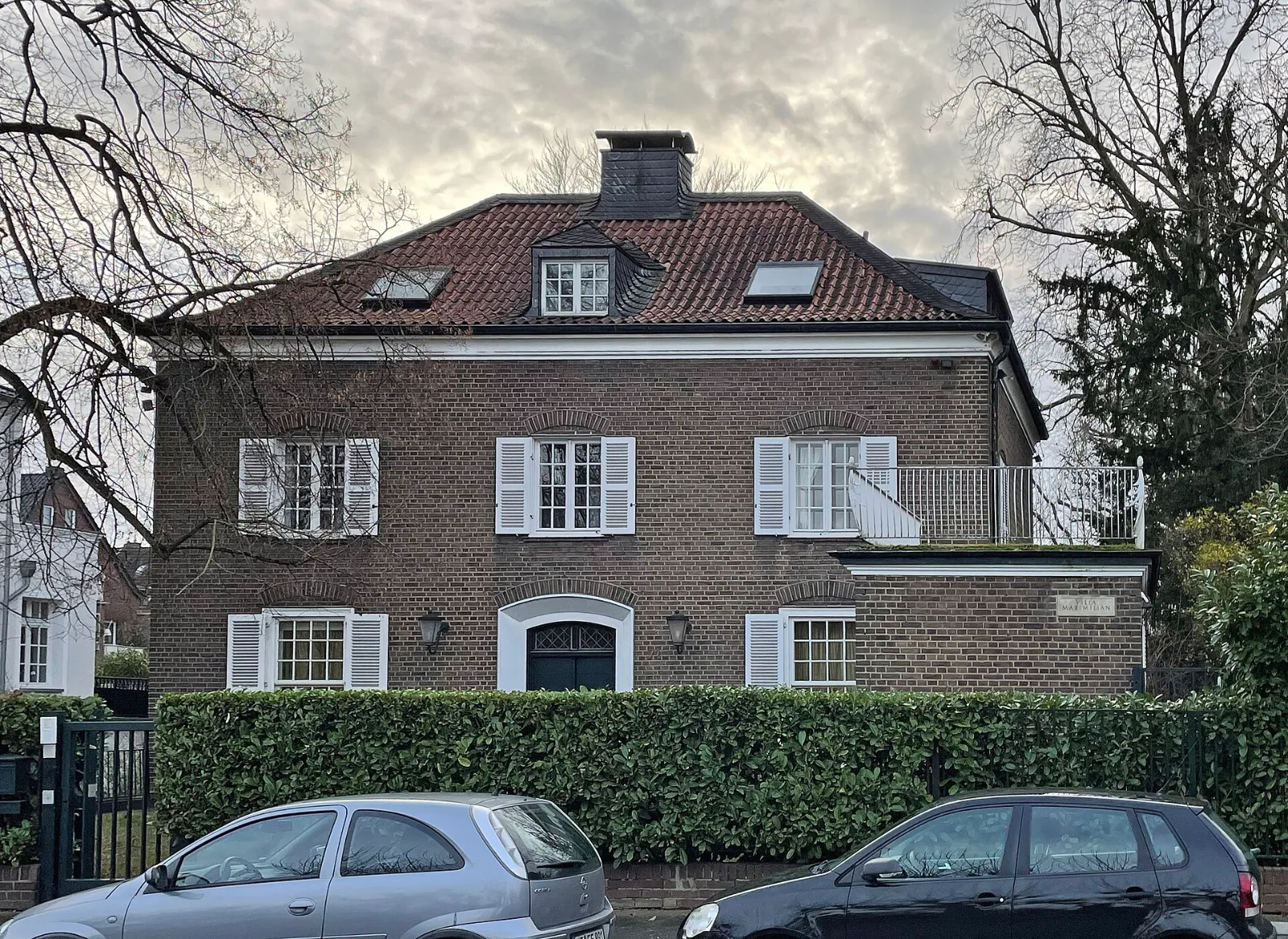 Villa Maximilian am Kaiser-Friedrich-Ring 71 – Düsseldorf-Niederkassel