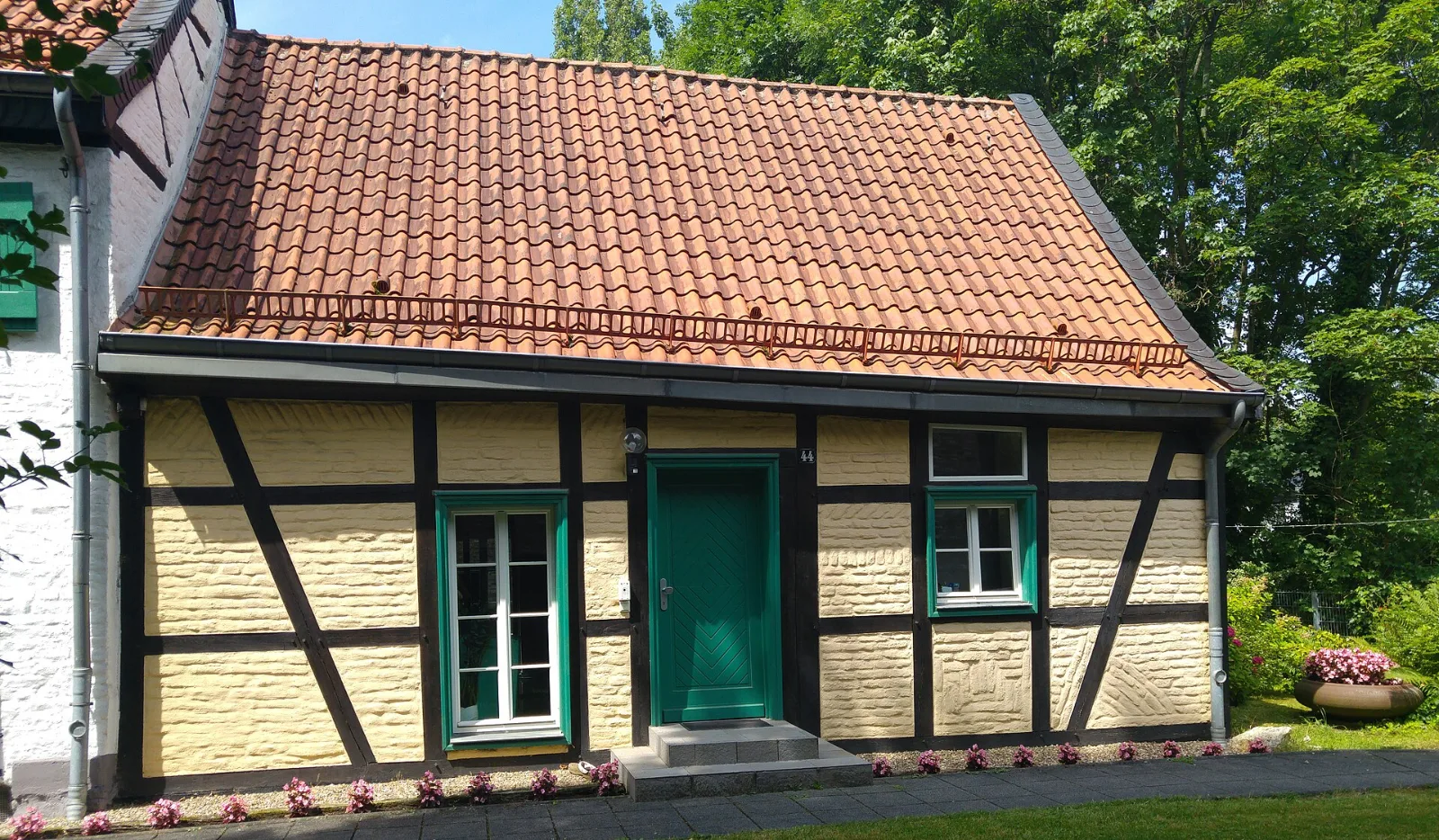 Wohnhaus aus dem 18. Jahrhundert, Lohauser Dorfstraße 44 – Düsseldorf-Lohausen
