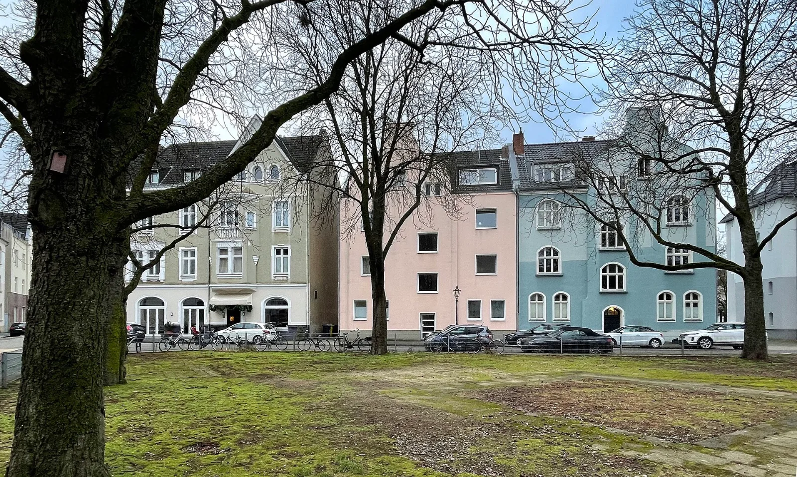 Wohnhäuser am Amboßplatz (Amboßstraße/Sportstraße) – Düsseldorf-Lörick